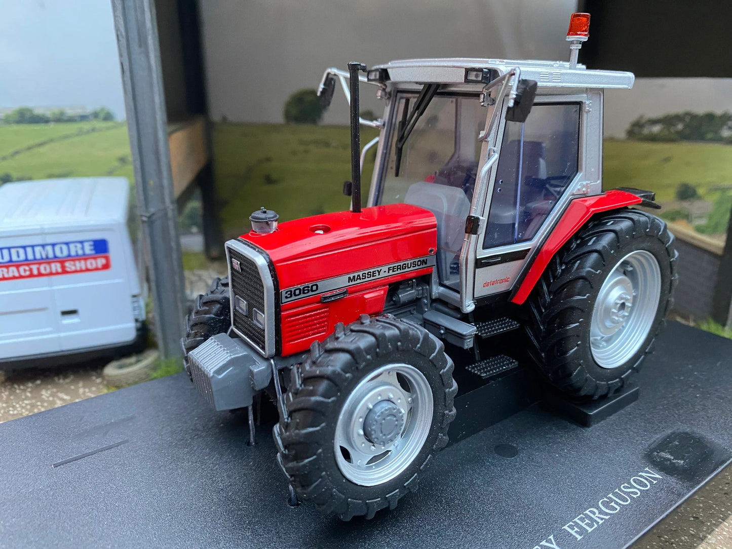 Massey Ferguson 3060 4wd Tractor Conversion 1:32 scale Image