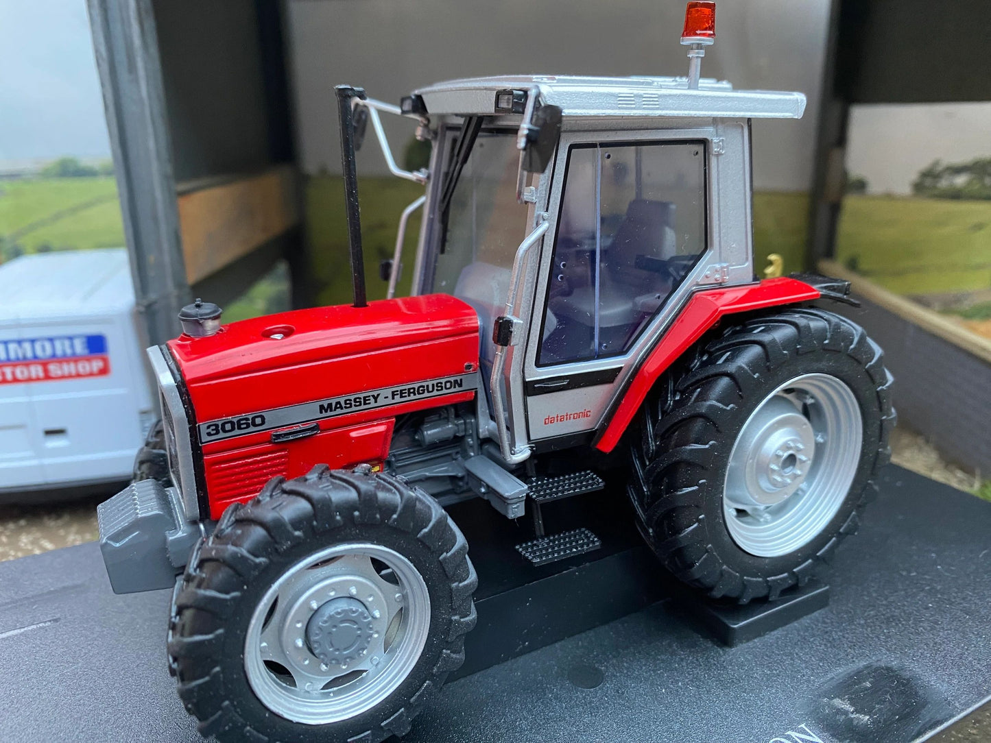 Massey Ferguson 3060 4wd Tractor Conversion 1:32 scale Image 3