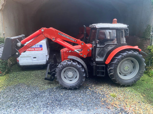 Massey Ferguson Tractor with 894 Front Loader 1:32 scale boxed Siku 3653 Image